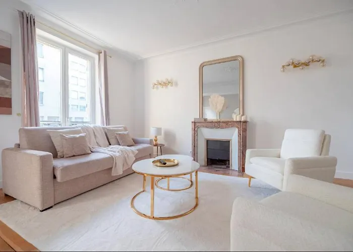 Cia - Champs Elysees Delight باريس