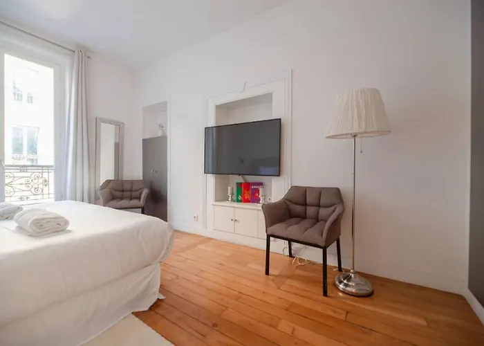 Cia - Champs Elysees Delight